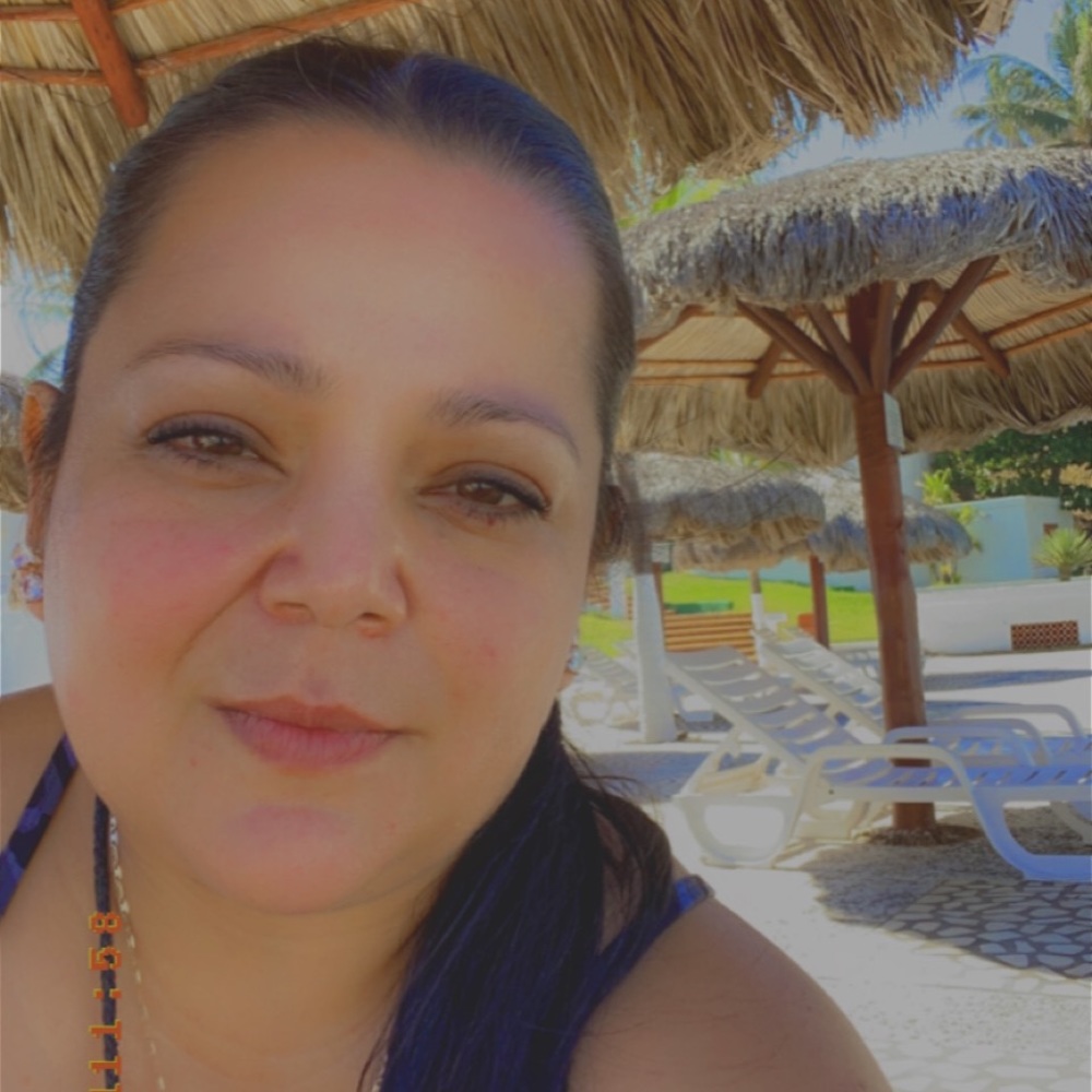 Meet your Posher, Gabriela